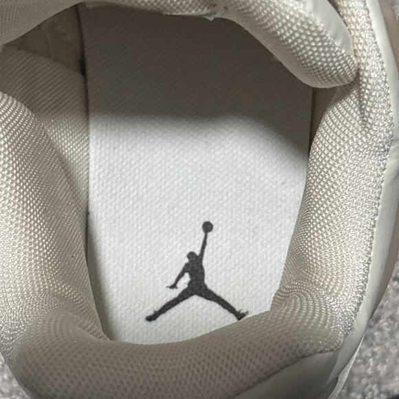 Nike Air Jordan Adult retro 4 Sand Linen Size 9 Authentic GREAT Condition!